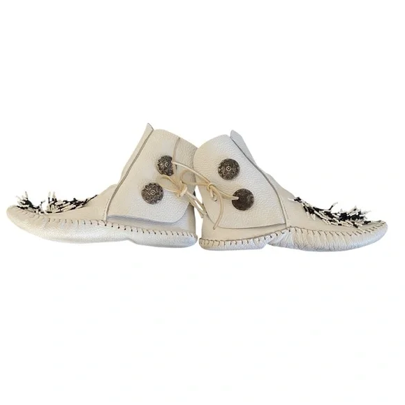 Taos Vintage Native American Hand Beaded Concho Ties Leather Moccasins Sz 9.5 - Picture 8 of 14